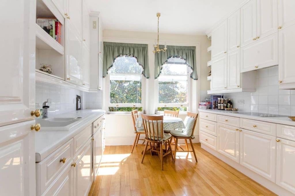 Large 3 Bed Flat In Central Wimbledon London Luaran gambar