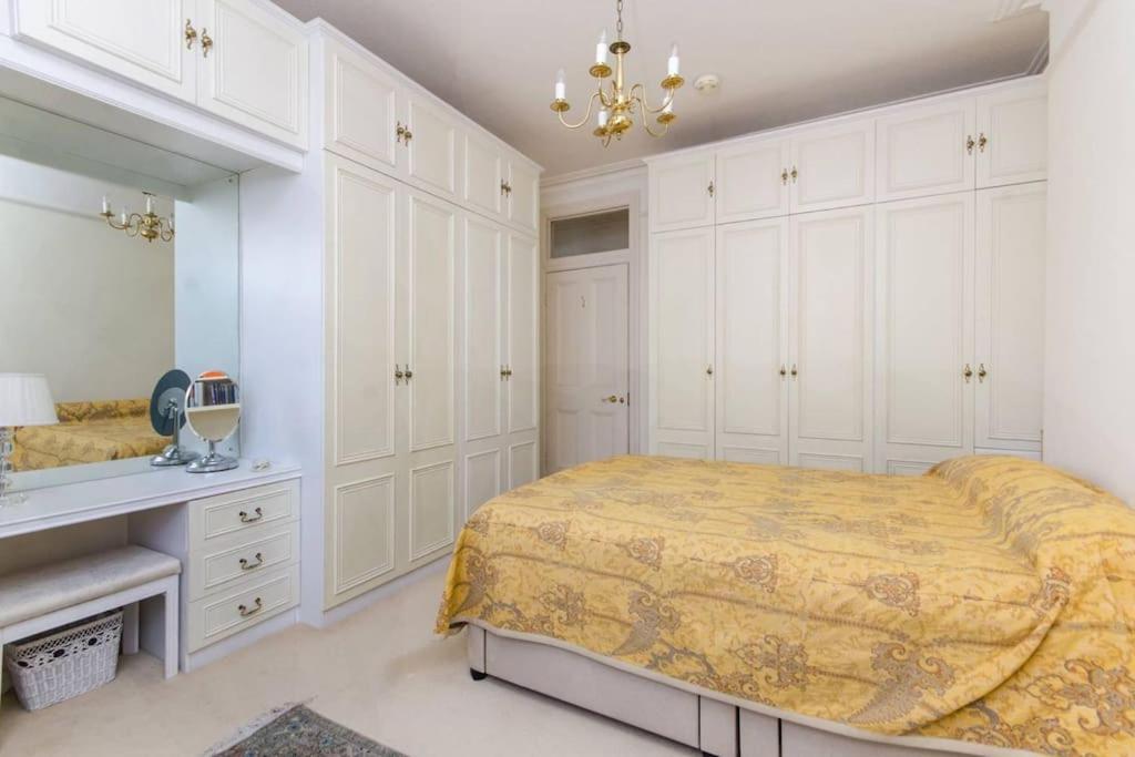 Large 3 Bed Flat In Central Wimbledon London Luaran gambar